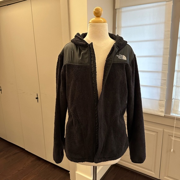 Fluffy Fleece NorthFace hoodie — BUSTED ZIPPER - Picture 1 of 6